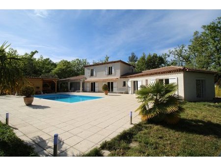 provence - var: charmante villa in californië stijl, met dubbele garage, zwembad en een om