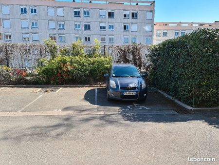 places de parking à louer franconville