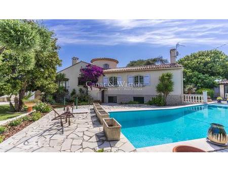 maison de prestige en vente à six-fours-les-plages : jolie villa provençale construite en 
