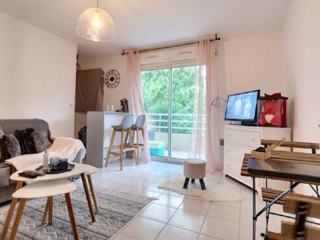 location appartement, 24 m² t-1 à saint-laurent-du-var, 463 €