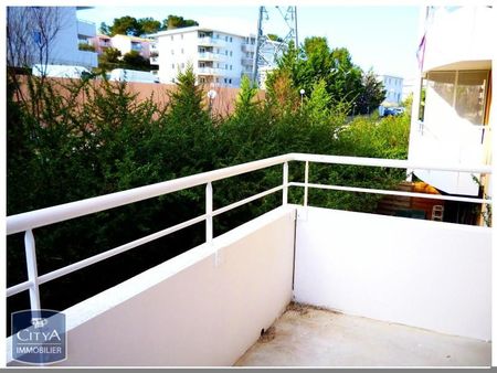 location appartement 2 pièces (terrasse, piscine, parking, au calme, cuisine aménagée, bon