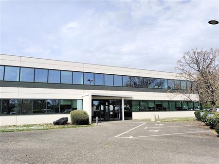 location bureau bruguieres 403 m²