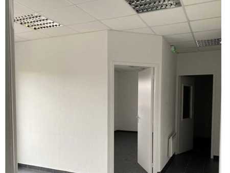 location de bureau de 220 m² à guipavas - 29490