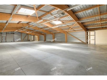 location entrepôt montlhery 1 547 m²