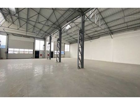 vente local industriel 1820 m² brest (29200)