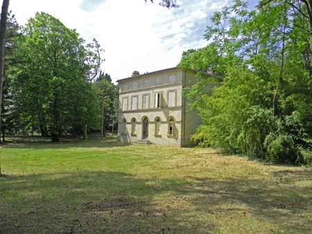 propriété composée d;un château et d;un mas  à vendre  16 ha.grignan région  drôme provenç