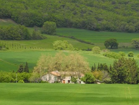 ferme de pays  en campagne  drôme provençale  montélimar 15 mn - la begude de mazenc
