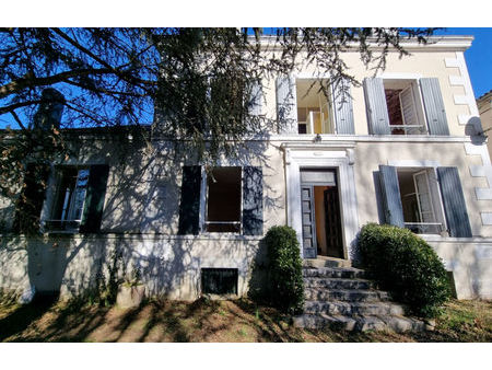 vente maison 7 pièces 150 m² javerlhac-et-la-chapelle-saint-robert (24300)