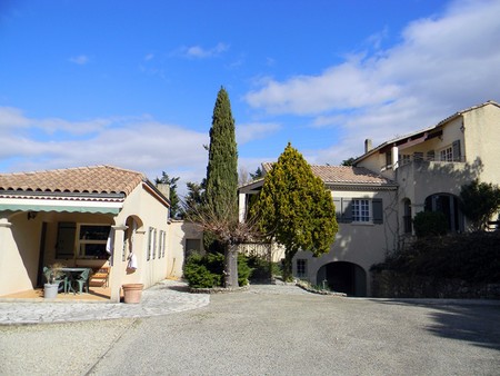 villa rénovée à vendre drome provençale avec terrain de 4130 m²  piscine  gîte indépendant