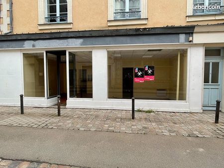local commercial 53 m² craon