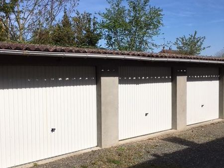 garage/box 11m² compiègne