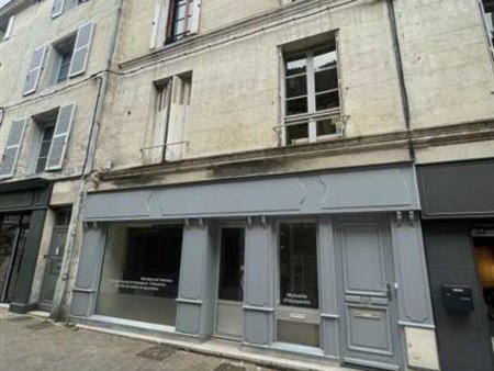 location commerce montamise 950 m²