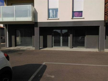 location local commercial 290m2 cabestany 66330 - 2175 € - surface privée