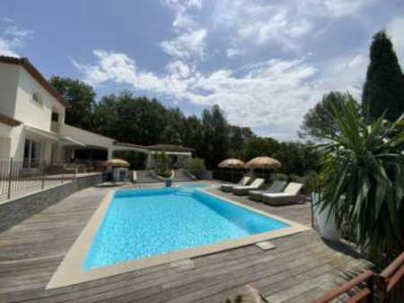 4 bedroom villa for sale with 0.3 hectares of land, aix en provence, bouches-du-rhone , pr
