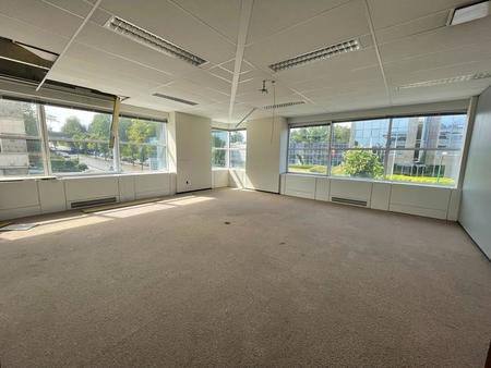 bureaux avec visibilité du r0: à partir de 150 m² jusqu'à 3.