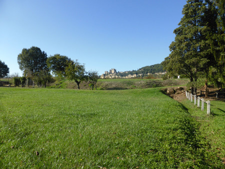 vue sur les châteaux situé dans la vallée des cinq châteaux