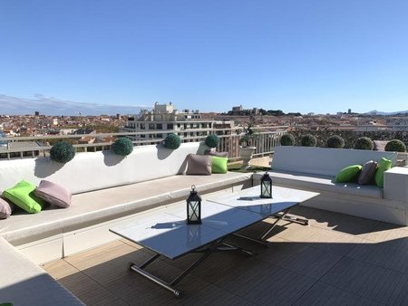 centre ville appartement / villa sur le toit avec terrasse