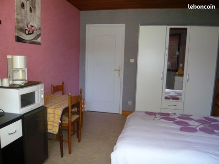 chambre meublee - village en drôme provençale