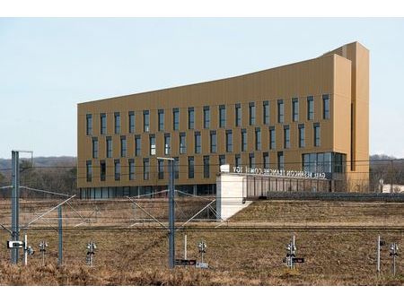 bureaux à louer - gare tgv besançon franche-comté