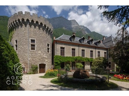 château à vendre à saint-pierre-d'albigny