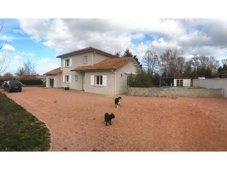 vente maison 6 pièces 184 m² saint-romain-la-motte (42640)