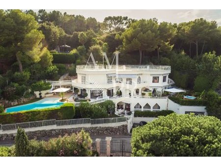 villa florentine - golfe-juan 8 pièces  500 m² habitable  très beau jardin paysagé 2500 m2