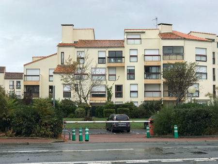 vente parking 12m2 la rochelle 17000 - 19000 € - surface privée