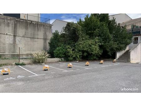 parking/box saint-rémy-de-provence