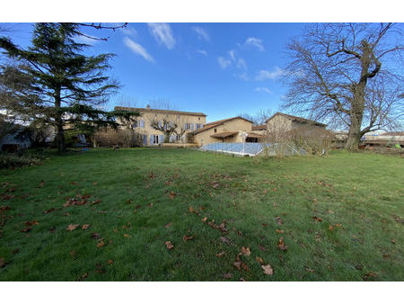 vente maison 9 pièces 250 m² saint-germain-au-mont-d'or (69650)
