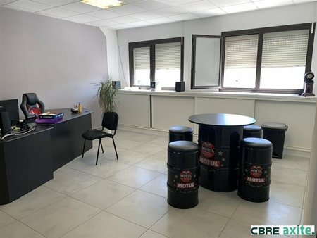 location bureau la motte servolex 94 m²