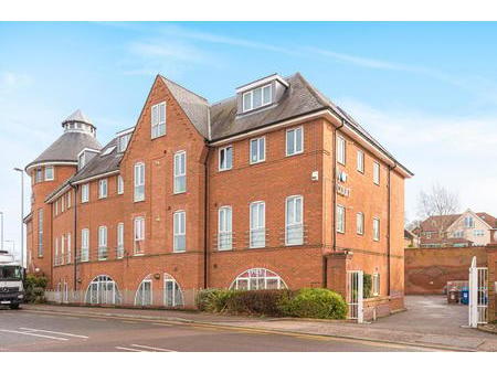 check out this 2 bedroom apartment for sale on rightmove