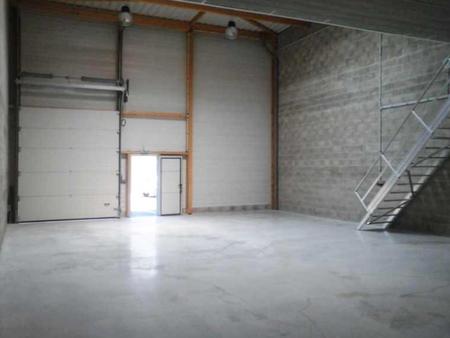 location d'entrepôt de 216 m² à gazeran - 78125
