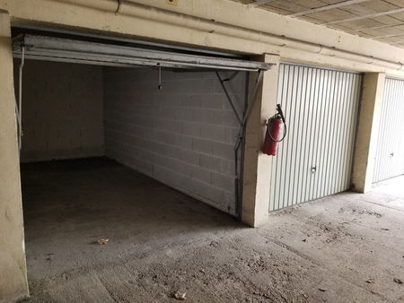 a louer garage (stationnement) 12 m² à dreux | capifrance
