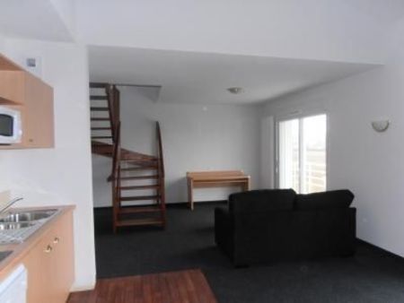 rare - appartement t2 duplex meublé 57m² - avec balcon - proche basse-goulaine
