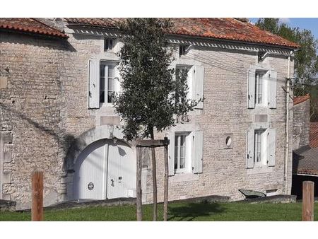 vente maison 6 pièces 140 m² saint-amant-de-boixe (16330)
