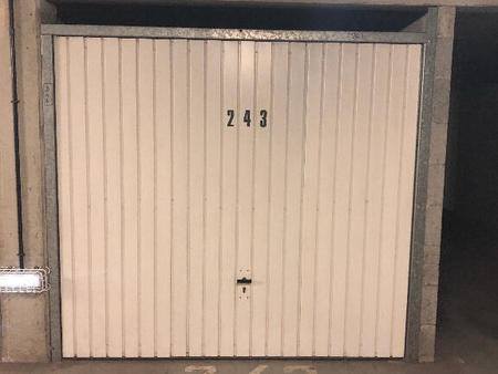 location garage box et parking à rennes arsenal - redon (35000) : à louer / rennes arsenal