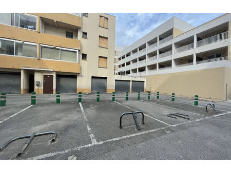 location parking aubagne (13400)