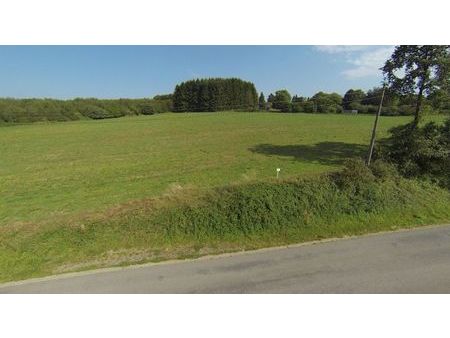 très beau terrain constructible 2235 m2