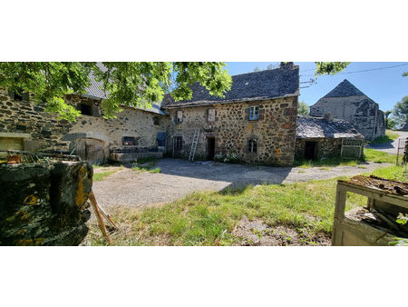 corps de ferme sur l'aubrac