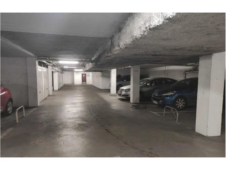 location parking 14 m² évry (91000)