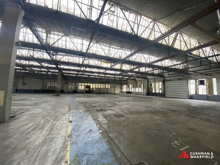 location d'entrepôt de 14 000 m² à angoulême - 16000