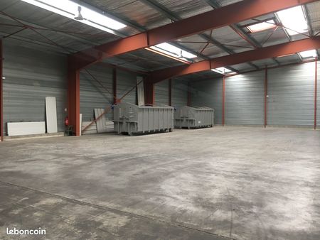 entrepôt 2000 m2 de stockage sur a61 proche carcassonne