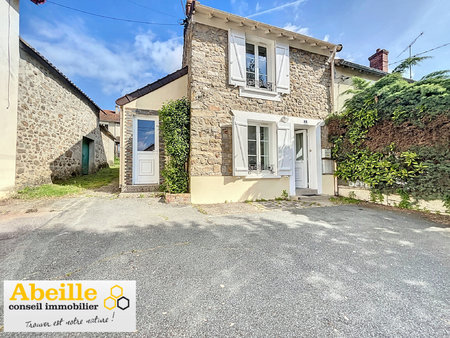 maison ancienne de 62 m2 hab avec terrasse de 6 m2.