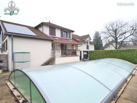 maison 7 pièces 204 m²