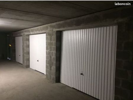 parking/box 17 m² le chesnay