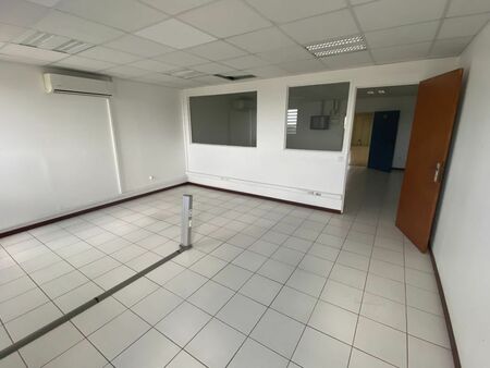 bureaux-modules de 50 m2 à partir de 990 ( possibilité jusqu’à 430 m2)