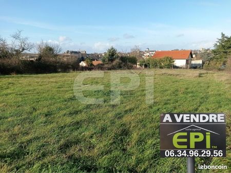 terrain 747 m² saint jean de thouars