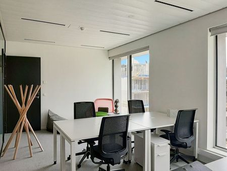un accès des bureaux au design remarquable pour 5 a spaces