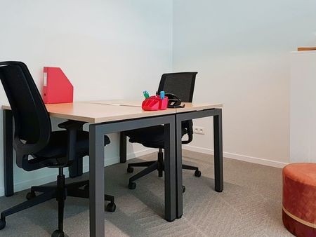 un bureau pour 2 personnes à spaces nieuw zuid