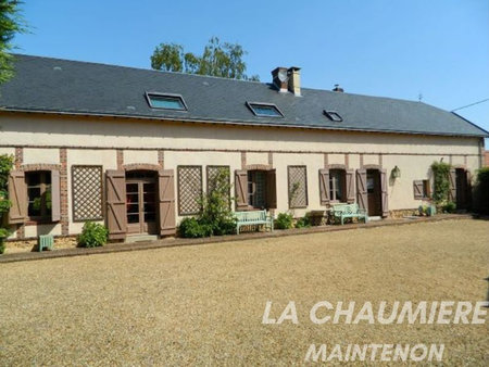 maintenon 10 minutes - belle propriété ancienne sur terrain clos de murs